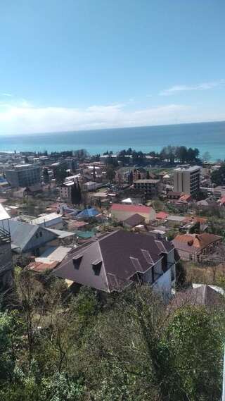 Гостевой дом Отдых у Анаиды Гагра Четырехместный номер эконом-класса-1