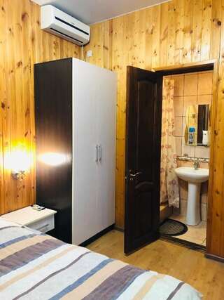 Гостевой дом Отдых у Анаиды Гагра Двухместный номер с 1 кроватью и балконом, вид на море-13