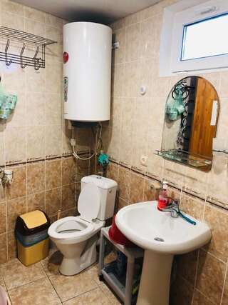 Гостевой дом Отдых у Анаиды Гагра Бюджетный двухместный номер с 1 кроватью-9